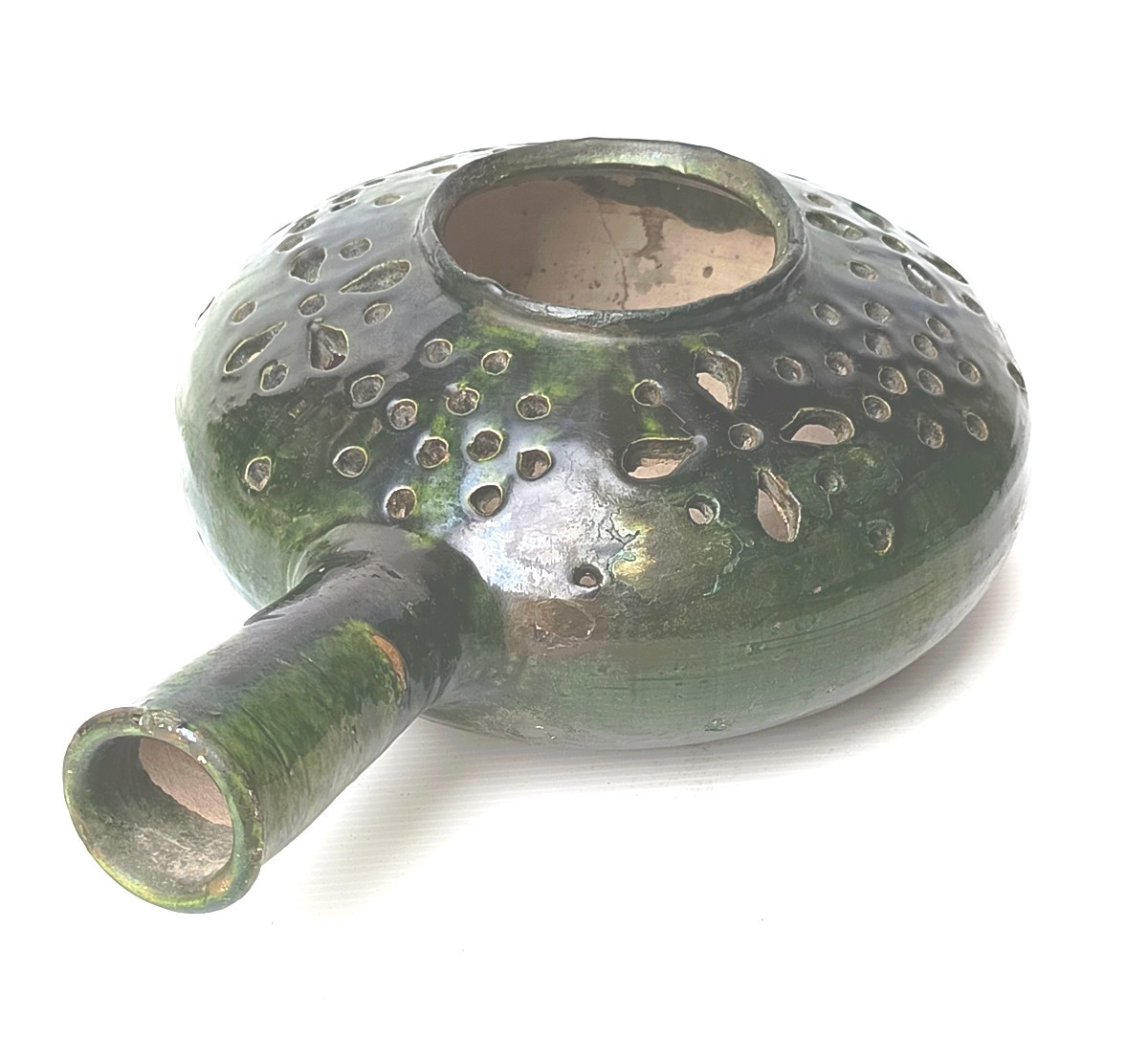 Terre vernissée du Pré d’Auge, belle bassinoire 18e, nombreuses restaurations-photo-4