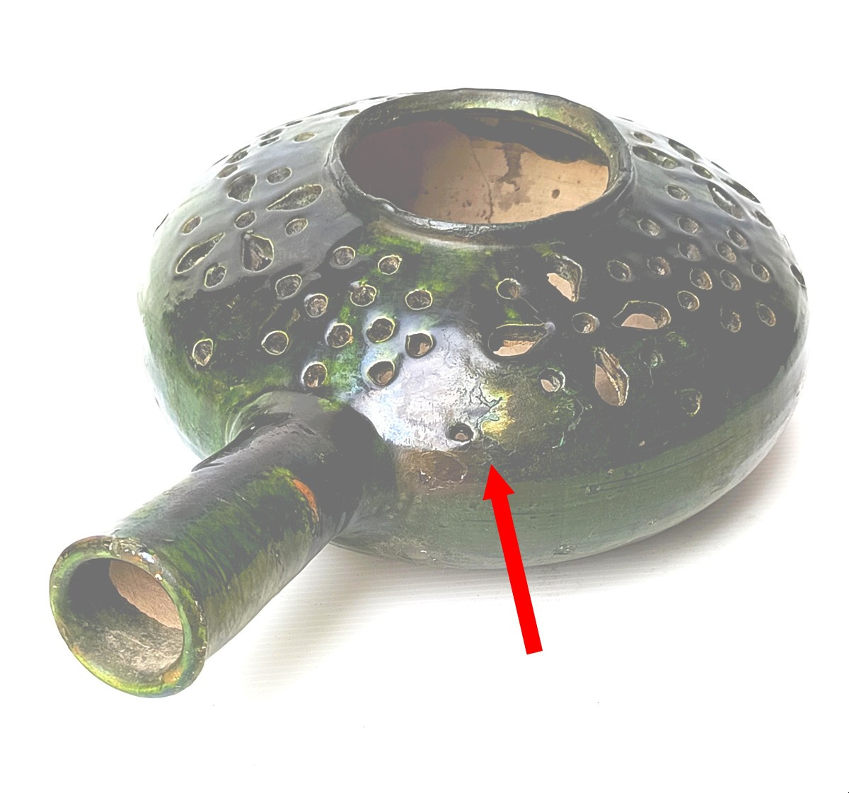 Terre vernissée du Pré d’Auge, belle bassinoire 18e, nombreuses restaurations-photo-1