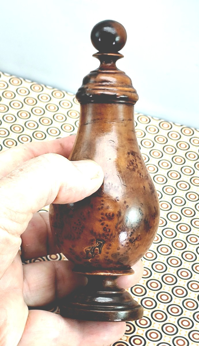 Fin Tournage de bois de loupe, 19e siècle : poudrier balustre, bel état-photo-3