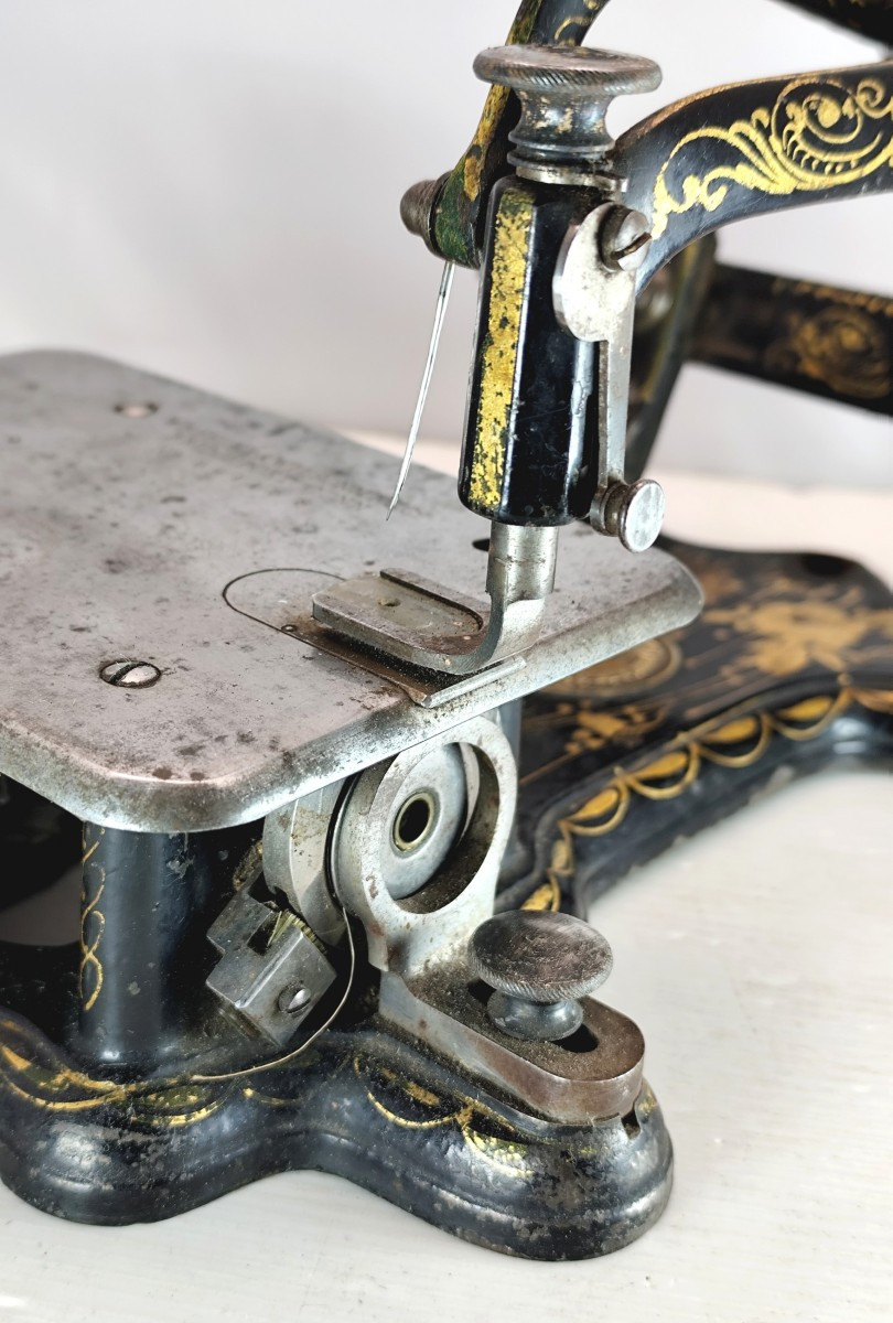Machine à coudre Musée : Wheeler and Wilson, marquée, dorée, N°2, 1870-photo-2