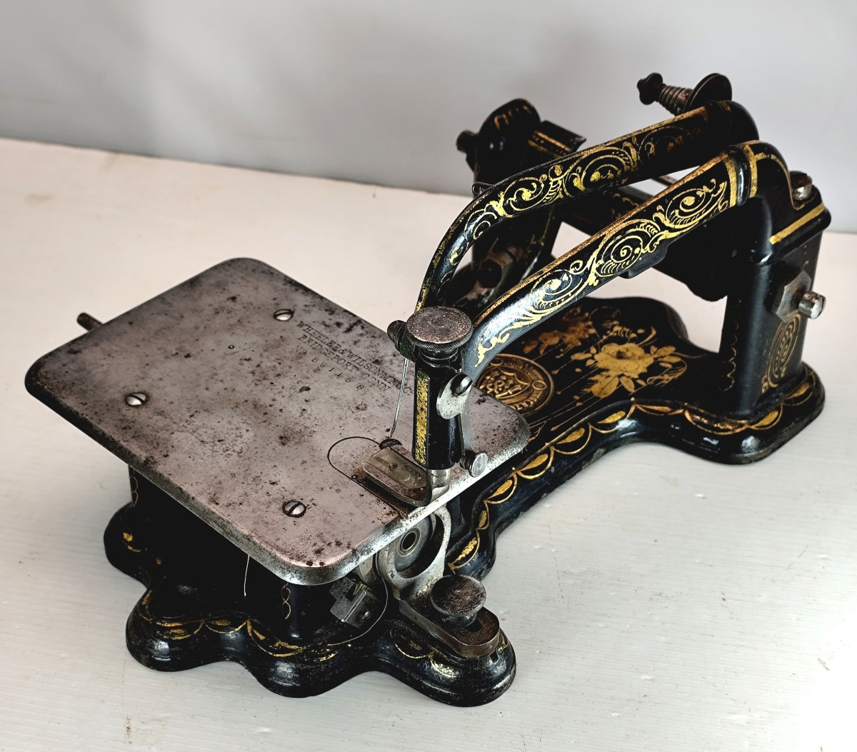 Machine à coudre Musée : Wheeler and Wilson, marquée, dorée, N°2, 1870-photo-3