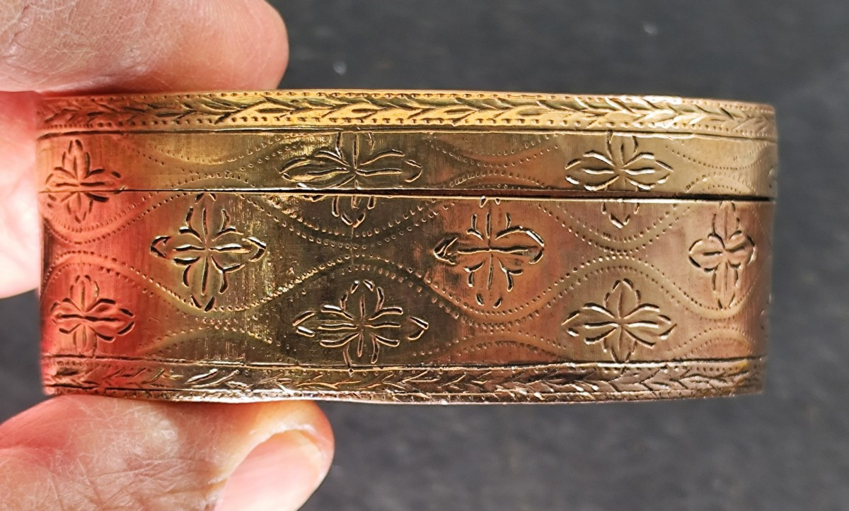 Pretty Louis XV Period Snuffbox  “pomponne”, Fresh Decoration And Good Condition-photo-3
