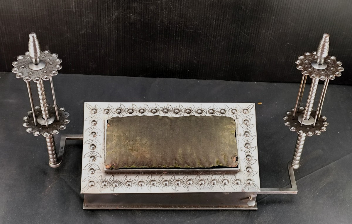 Acier Diamanté de la Manufacture de Plombières, bel état: précieux coffret de Brodeuse -photo-4