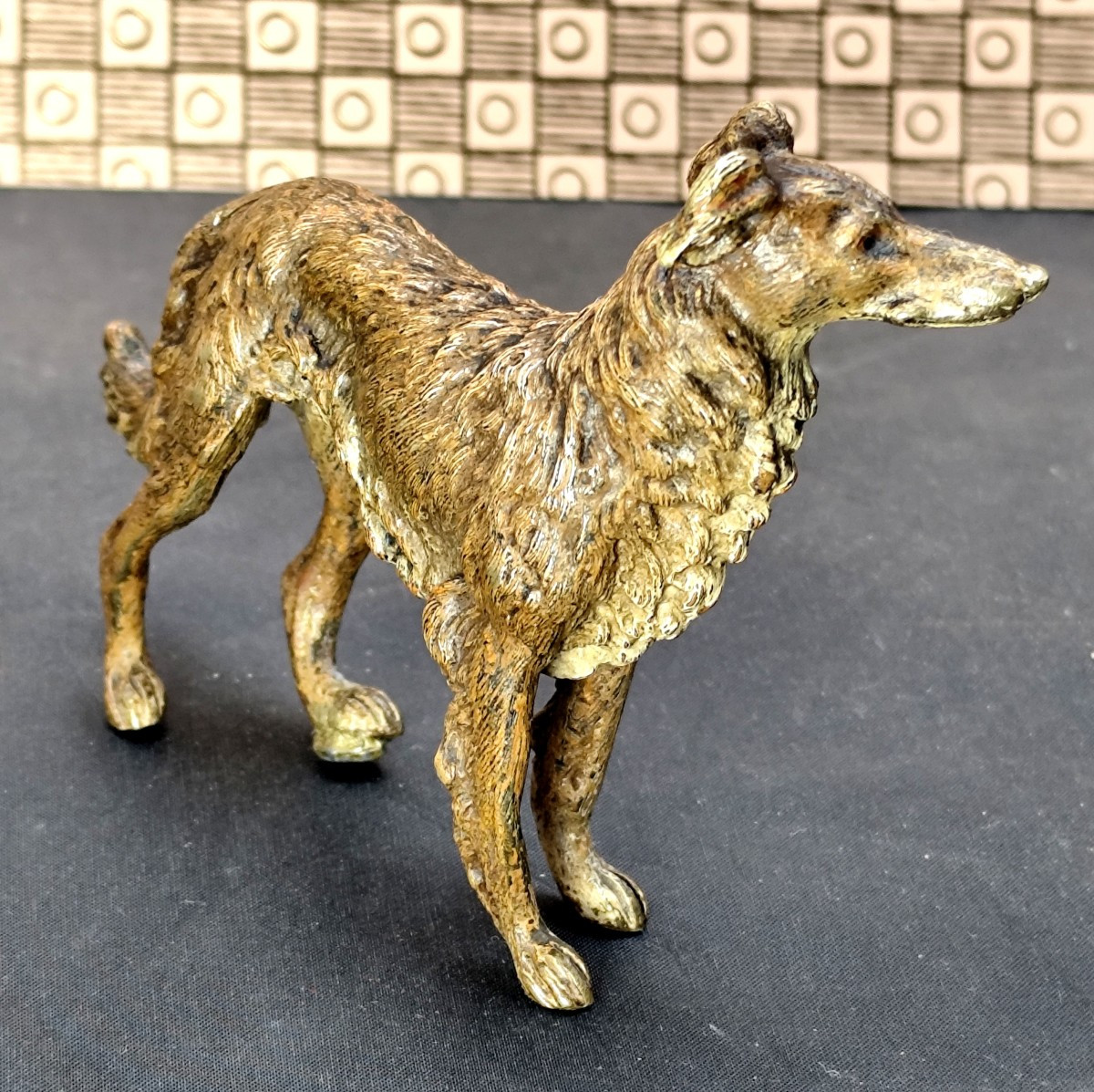 Joli lévrier Persan, bronze de Vienne du 19e siècle, bel état d’origine-photo-3