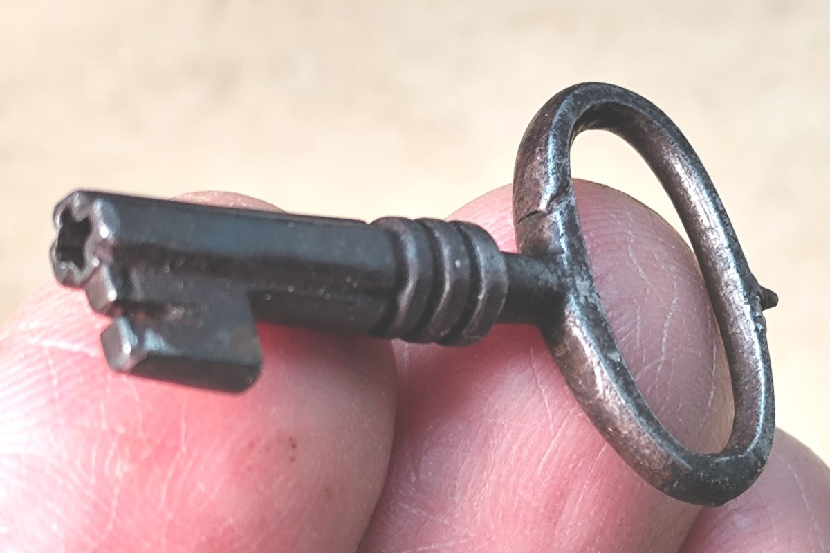 Impossible Padlock, French Locksmithing From The Louis XV Period, Secret Recipe.-photo-4