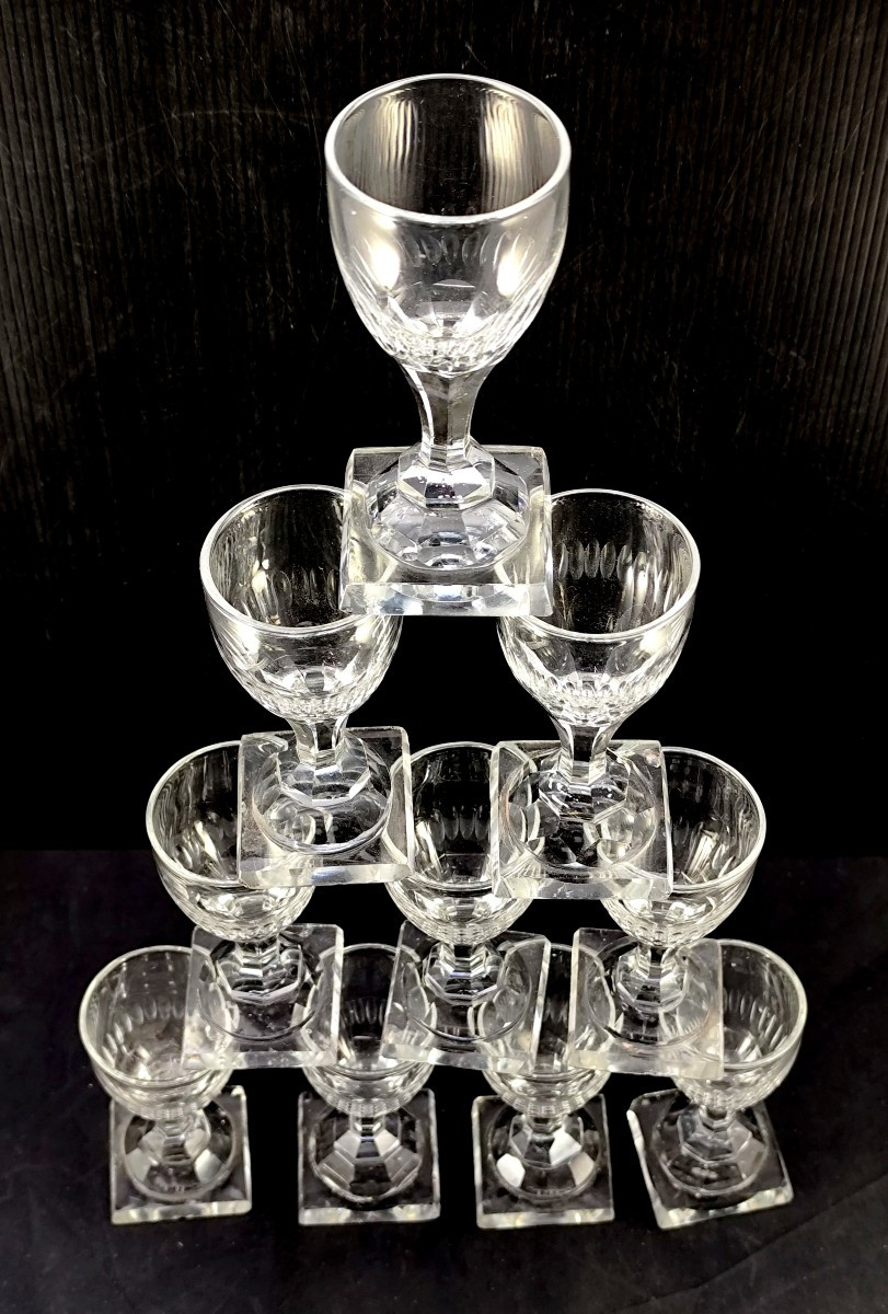 Suite de 10 verres Pieds Carrés Empire, cristal taillé, 10,8cm-photo-1