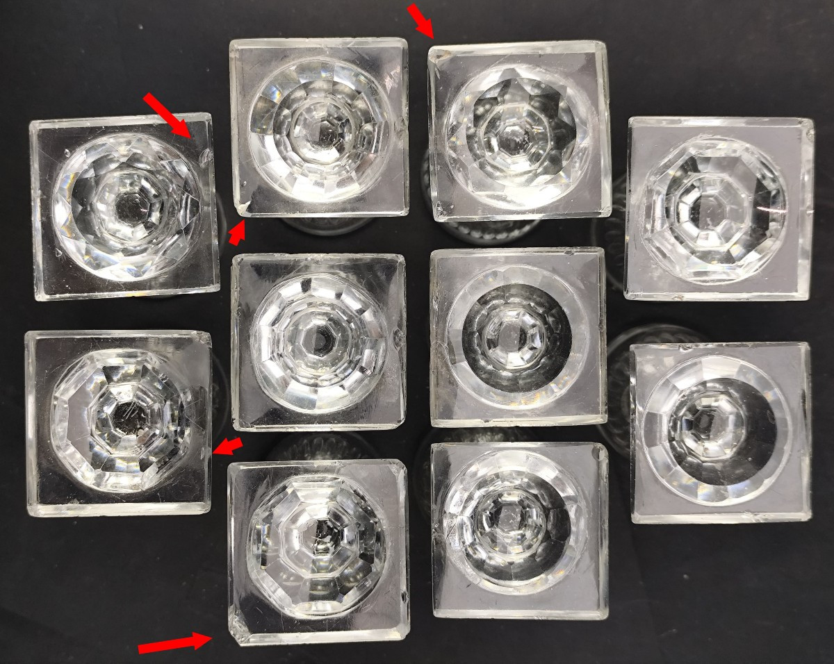 Suite de 10 verres Pieds Carrés Empire, cristal taillé, 10,8cm-photo-2