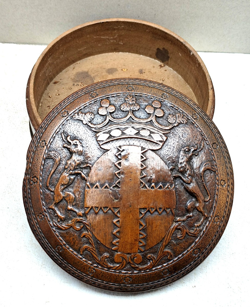 Boîte à poudrer les perruques du Maréchal Duc d’Hostun, vers 1712-photo-2