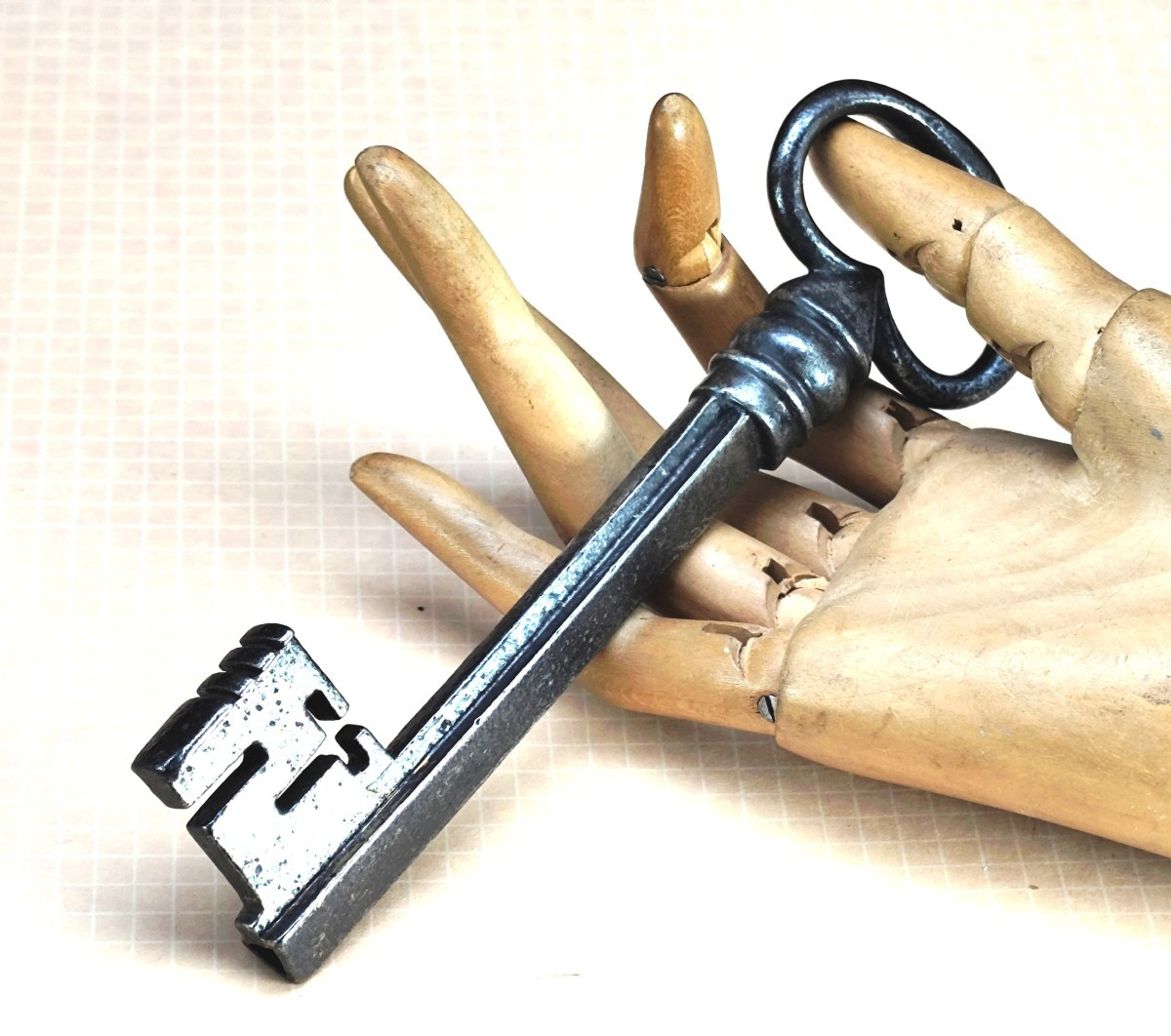 Baroque Français : Belle Clé Delta, acier forgé, bel état, 15,2cm-photo-2