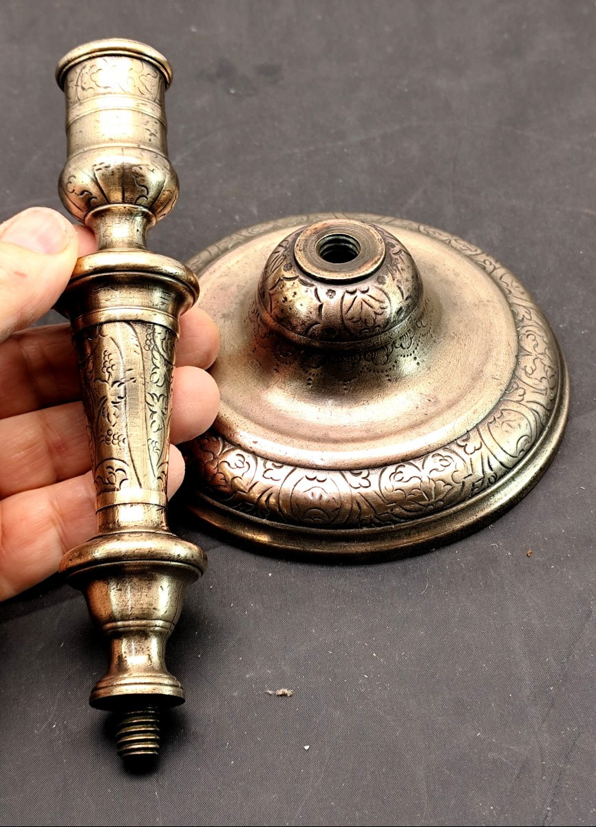 Bougeoir époque Louis XIV, finement gravé, anciennement plaqué -photo-3