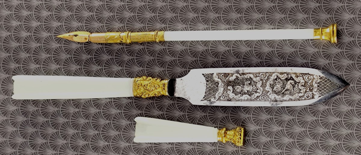 « Article de Paris » nécessaire à courrier en opaline, acier gravé, laiton doré, 19e siècle-photo-2