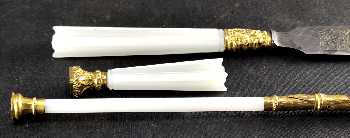 « Article de Paris » nécessaire à courrier en opaline, acier gravé, laiton doré, 19e siècle-photo-1