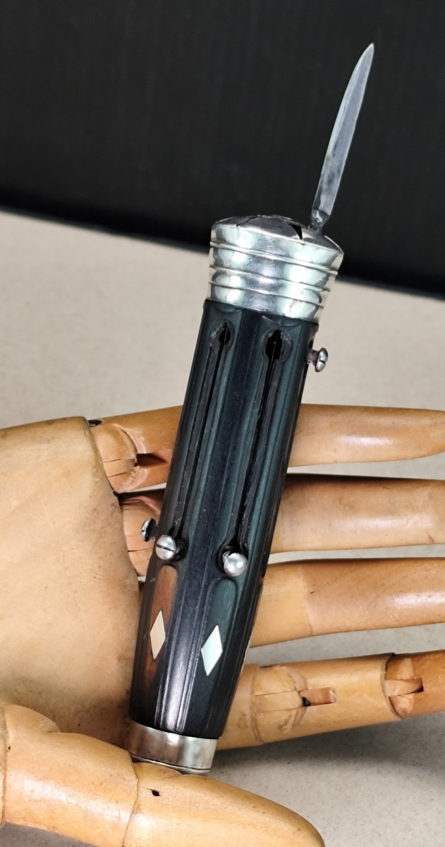 Taille-plumes, necessaire épistolaire d’un Marquis, fin XVIIIe, son sceau, son étui de buis-photo-1