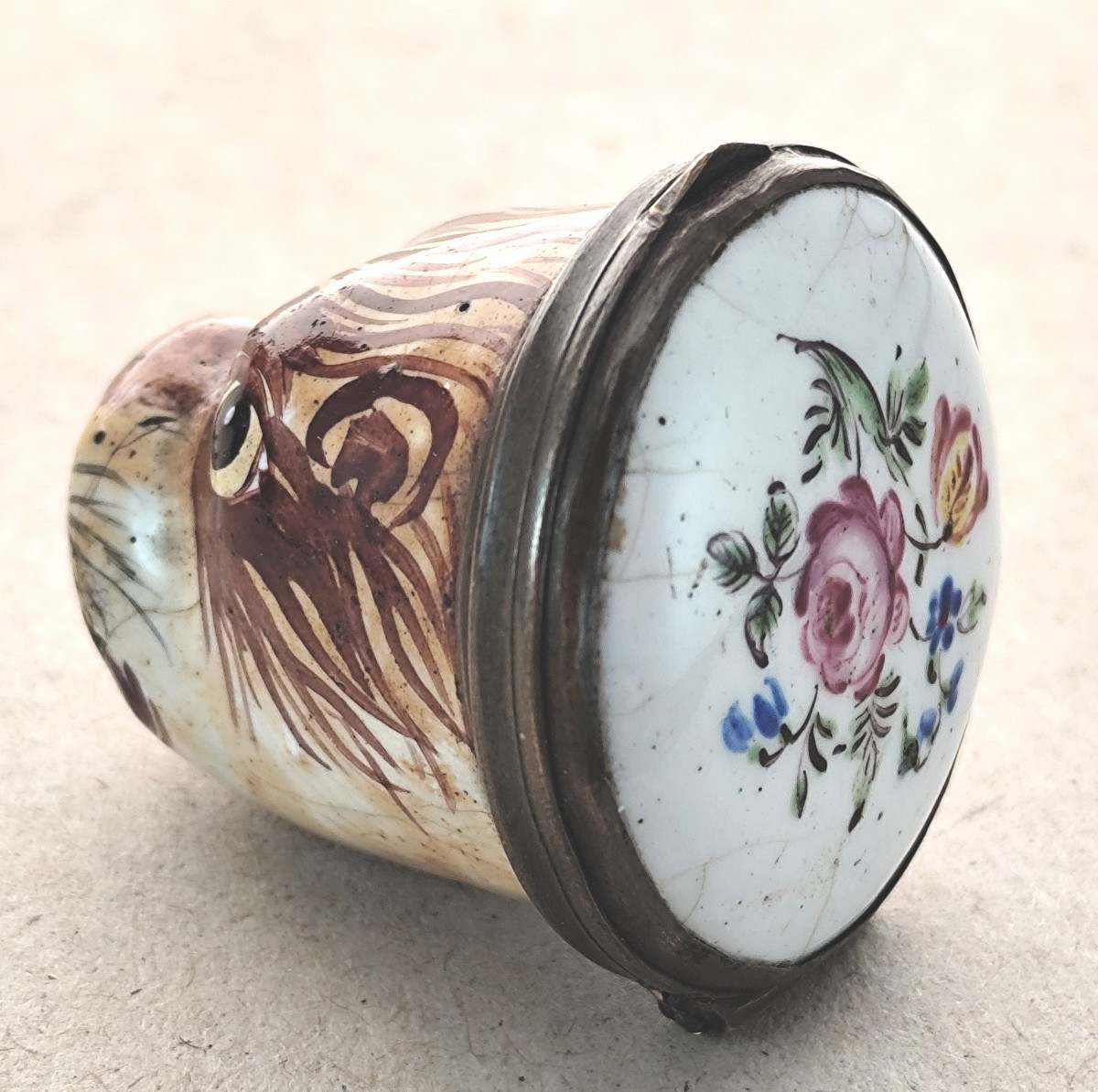 Minuscula : tête de chien, « toy » en émail : bonbonnière de Bliston, vers 1770, avec miroir-photo-4
