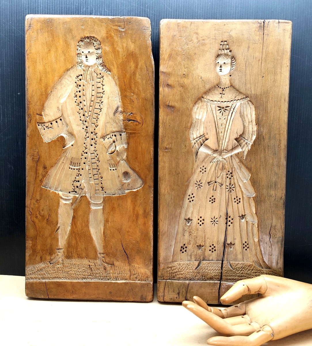 Vive les Mariés ! couple de moules à pâtisserie bois gravé, 18e siècle