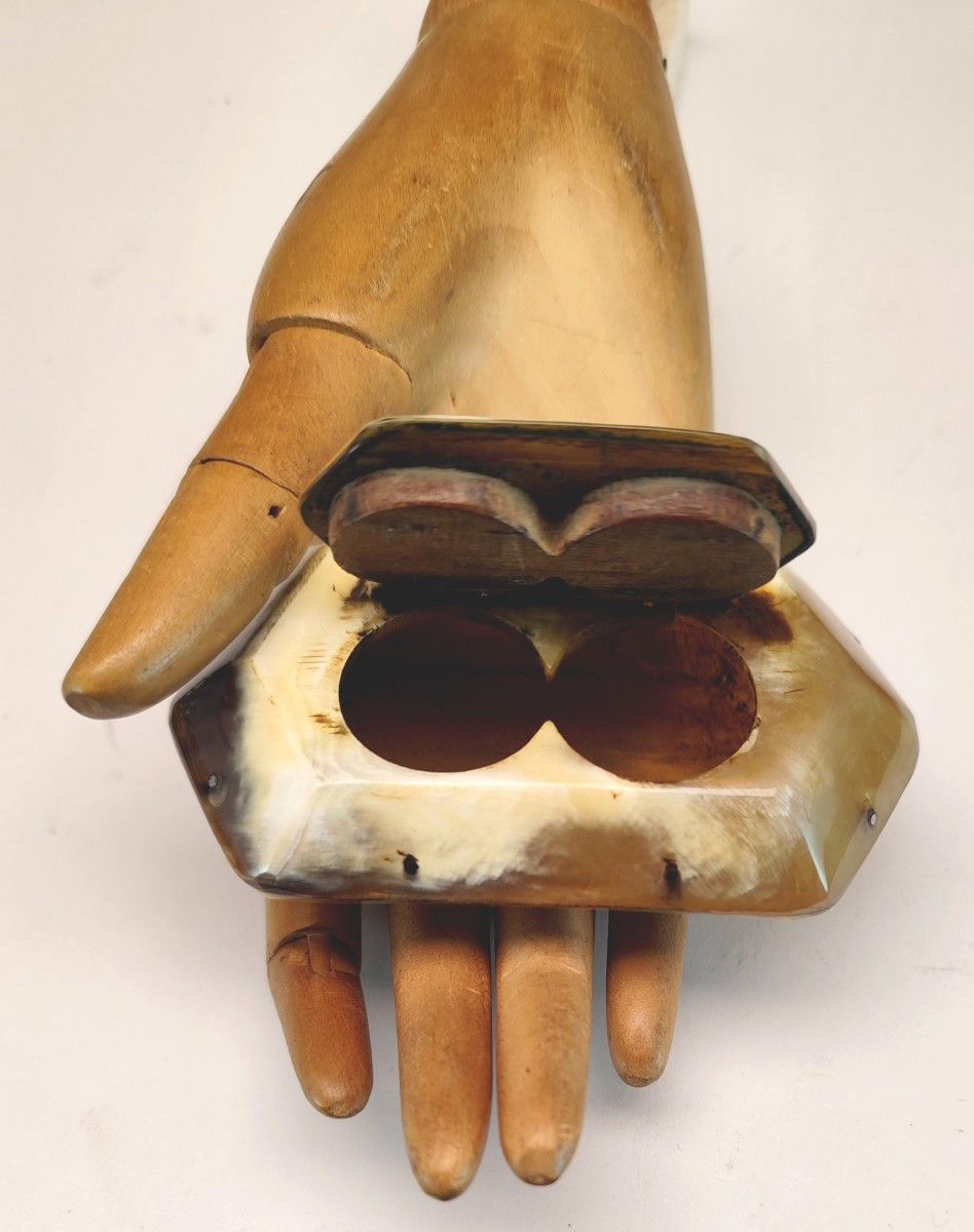 Tabatière d’Avare à prise contrariée, corne blonde, Art populaire 19e siècle-photo-3