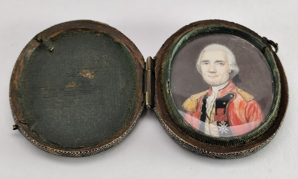 officier de la garde, en écrin de chagrin gris, fin 18e siècle