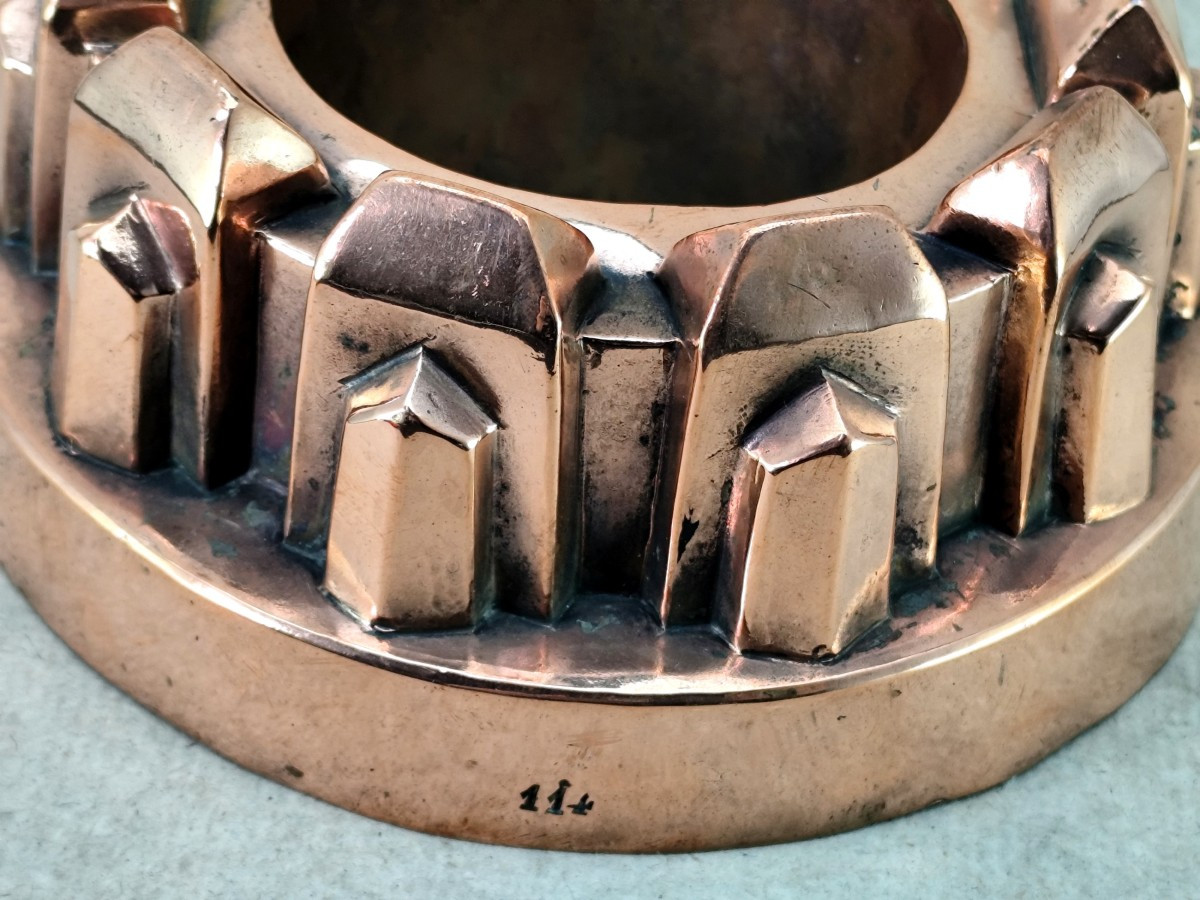 Beautiful Copper Mold , A Diamond Crown, France, Late 19th Century, In Good Condition-photo-2