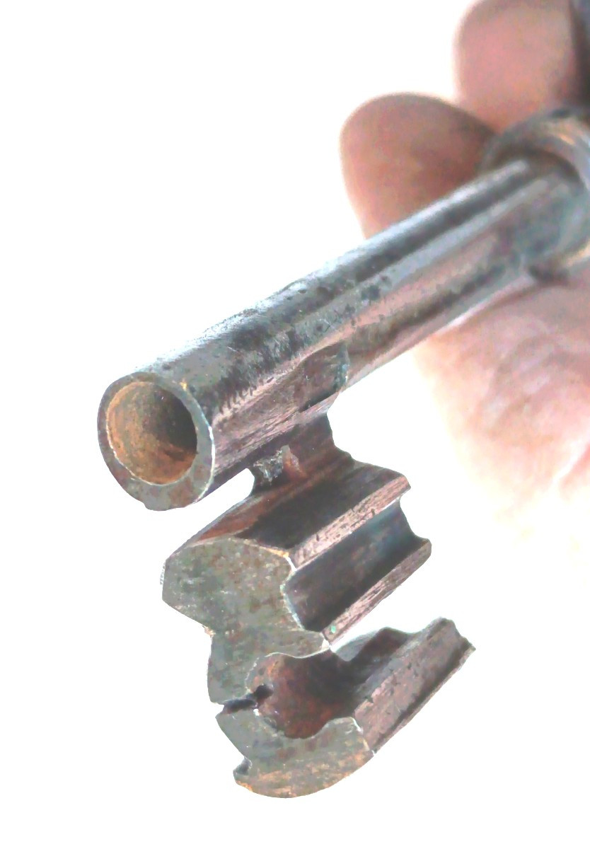 Powerful Square Padlock Vertevelle, 18th  Forged, Beautiful Key, Good Condition-photo-3