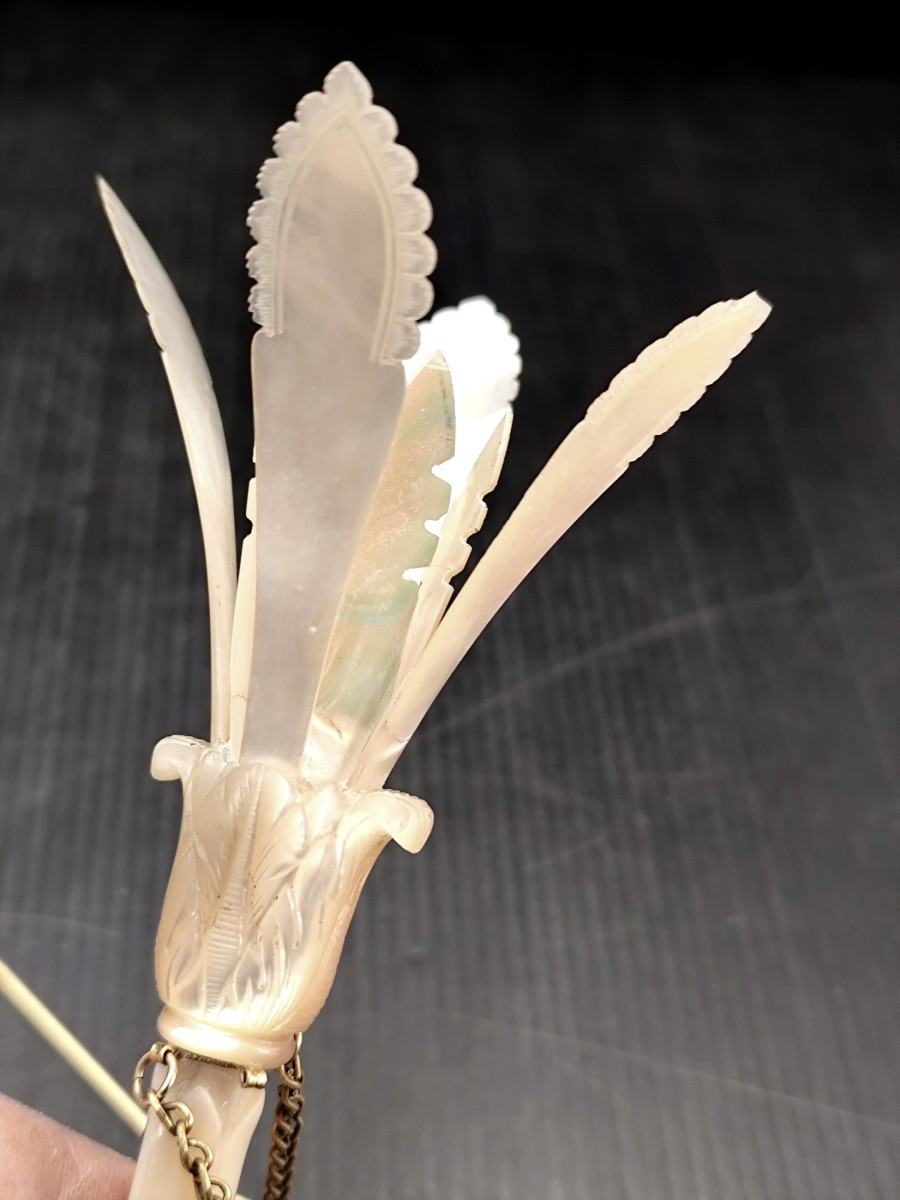 Precious Bouquet Holder (posy), Entirely Mother-of-pearl, Late 19th Century-photo-3