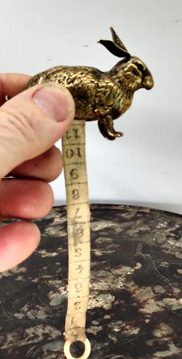 Rabbit-shaped Centimeter, Rare Late 19th-century Model, Stamped Brass-photo-1