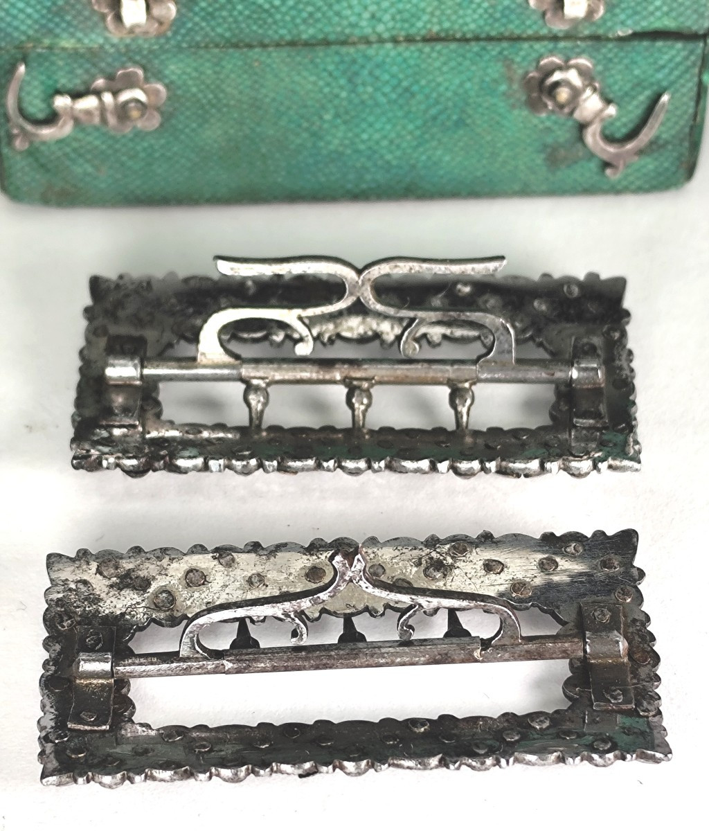 Beautiful Green And Silver Shagreen Case, And Diamond-studded Iron Shoe Buckles-photo-7