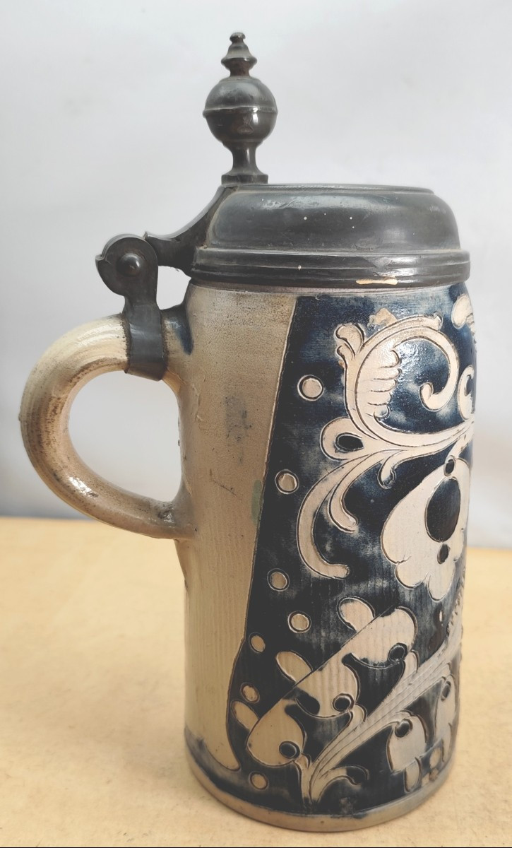 Westerwald, Beautiful Large Covered Tankard, Salt-glazed Stoneware, 18th Century, Good Condition