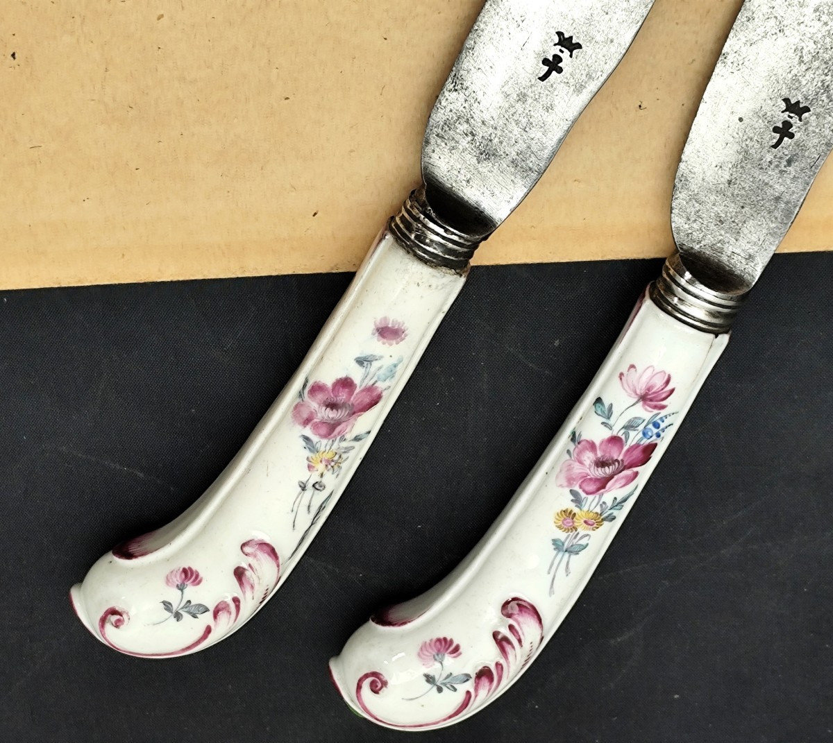 Two Beautiful Knives With Soft Dough Handles, 18th Century Good Condition-photo-3