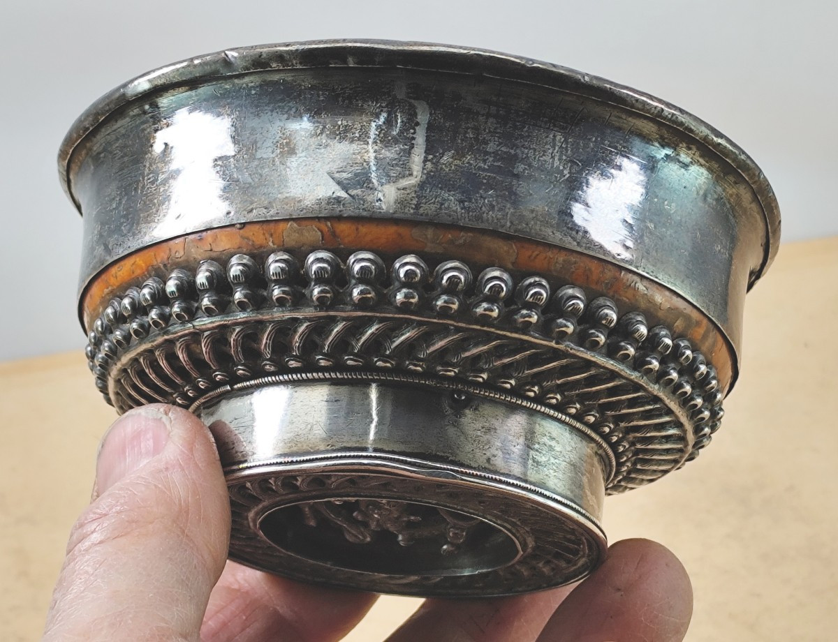 Précieux bol à Thé au Beurre de yack, bois garni d’argent Tibétain-photo-1