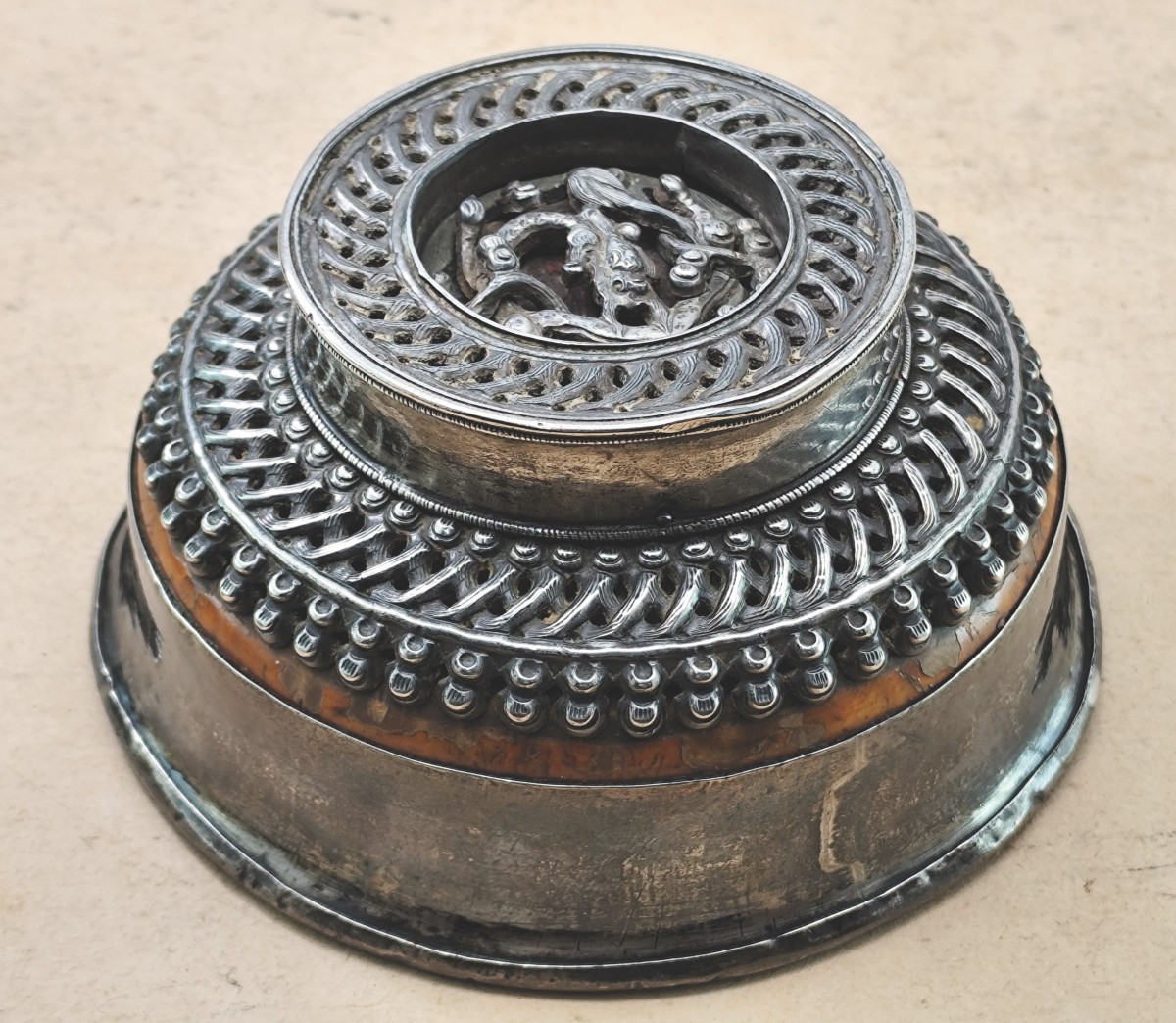 Précieux bol à Thé au Beurre de yack, bois garni d’argent Tibétain-photo-4