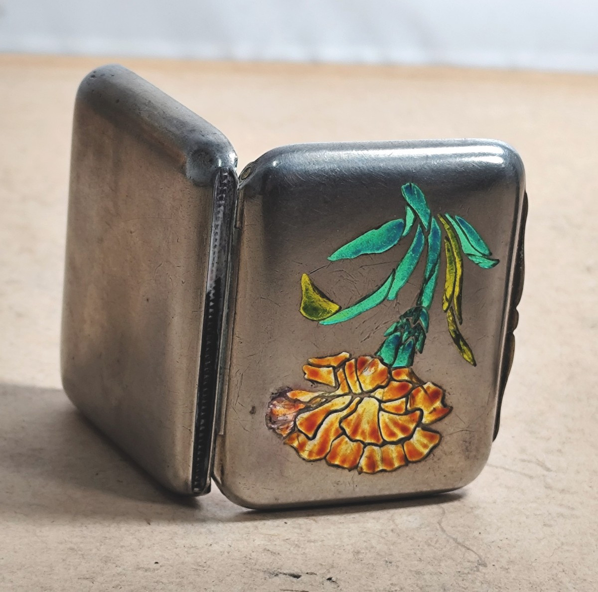 Luxe : Pliqué à jour sur boîte d’Allumettes de sûreté argent Minerve, vers 1880-photo-3