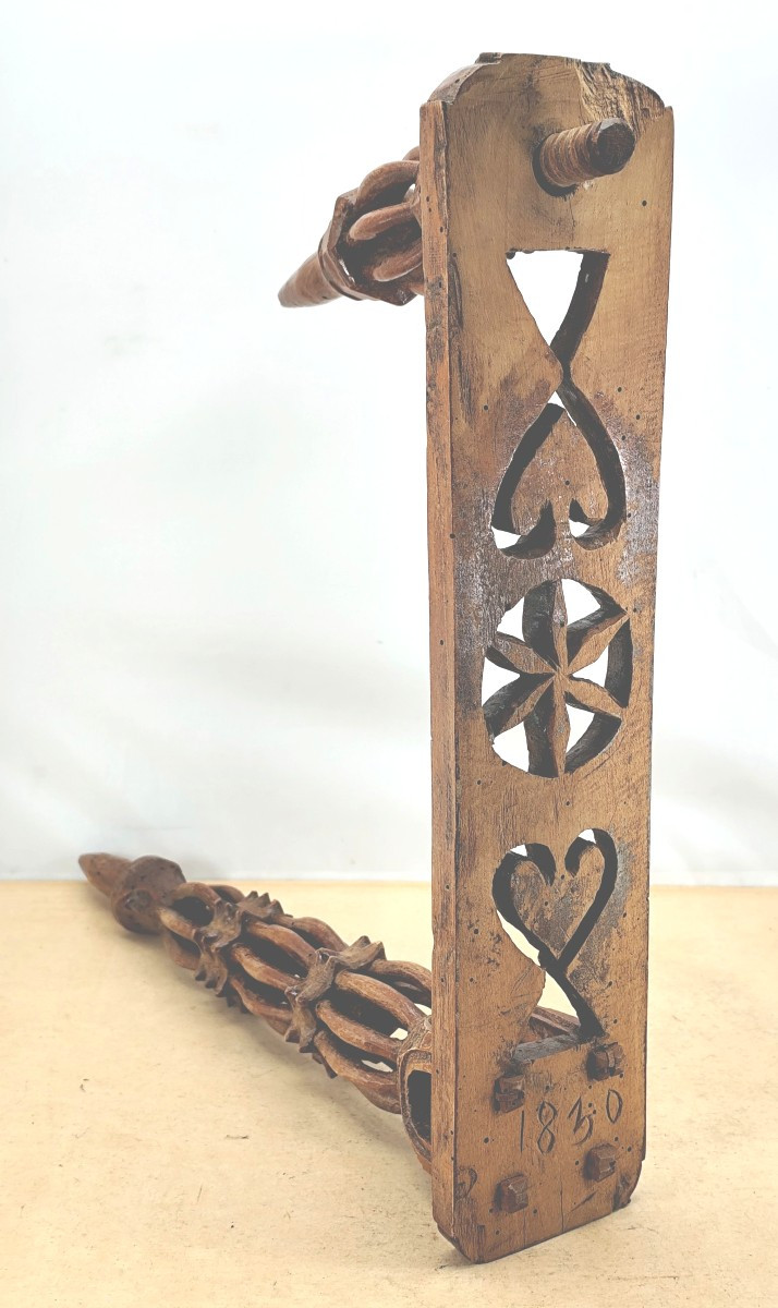 Musée de Slovénie : Quenouille de rouet sculptée, 1830-photo-1