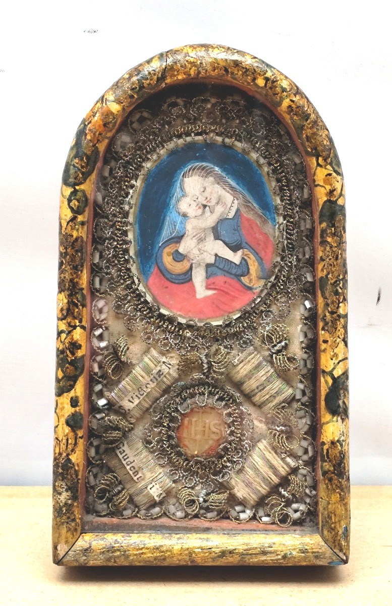 jolie Vitrine reliquaire, art monastique, la Vierge au voile 18e siècle