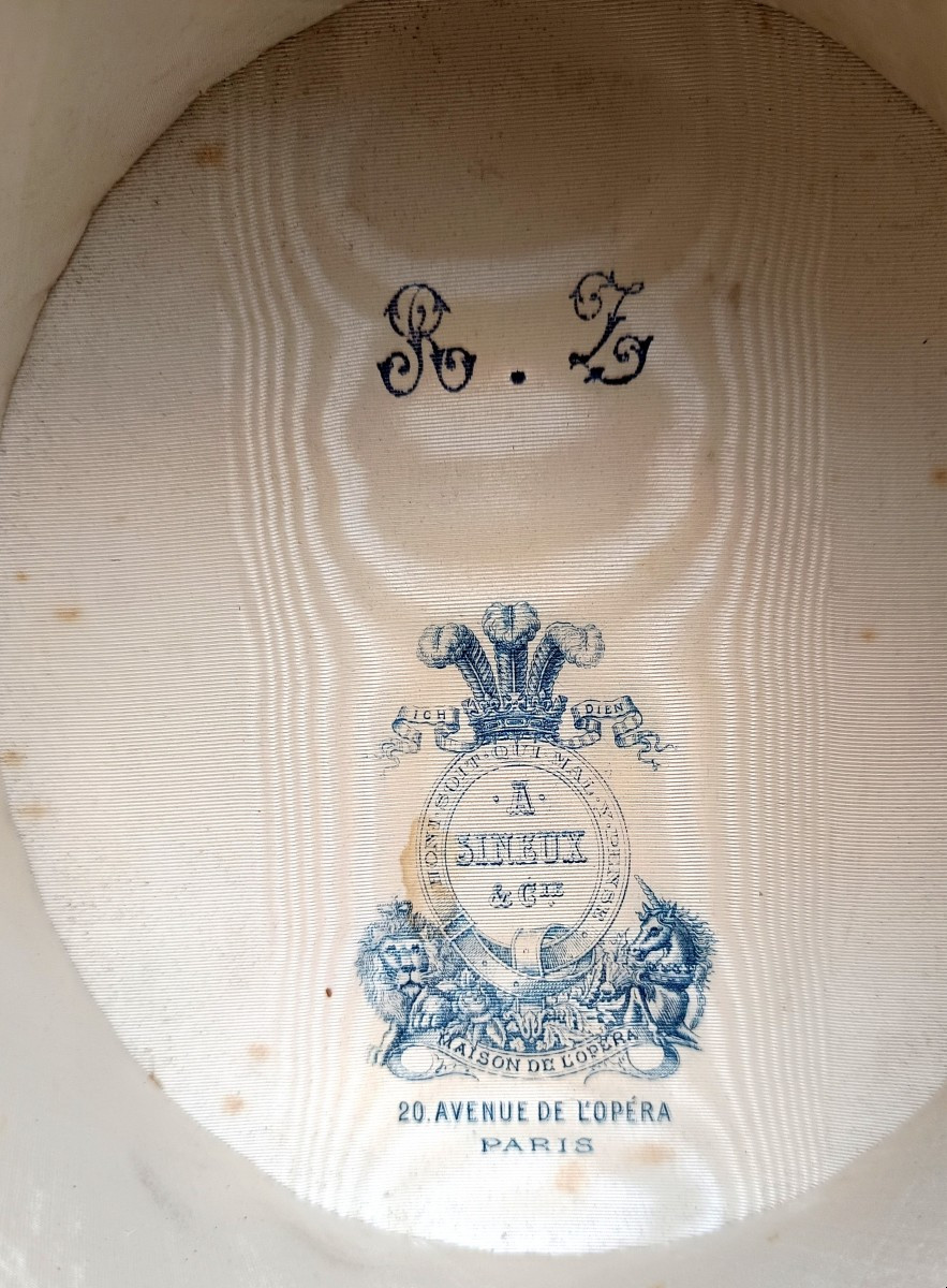 Exquisite Top Hat In A Padded Calfskin Case-photo-6