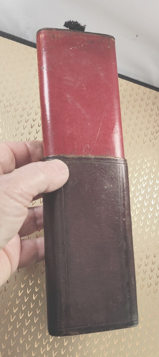 Bullfighting And Tobacco: Bullfighting Cigar Case In Embossed Leather, Late 19th Century-photo-4