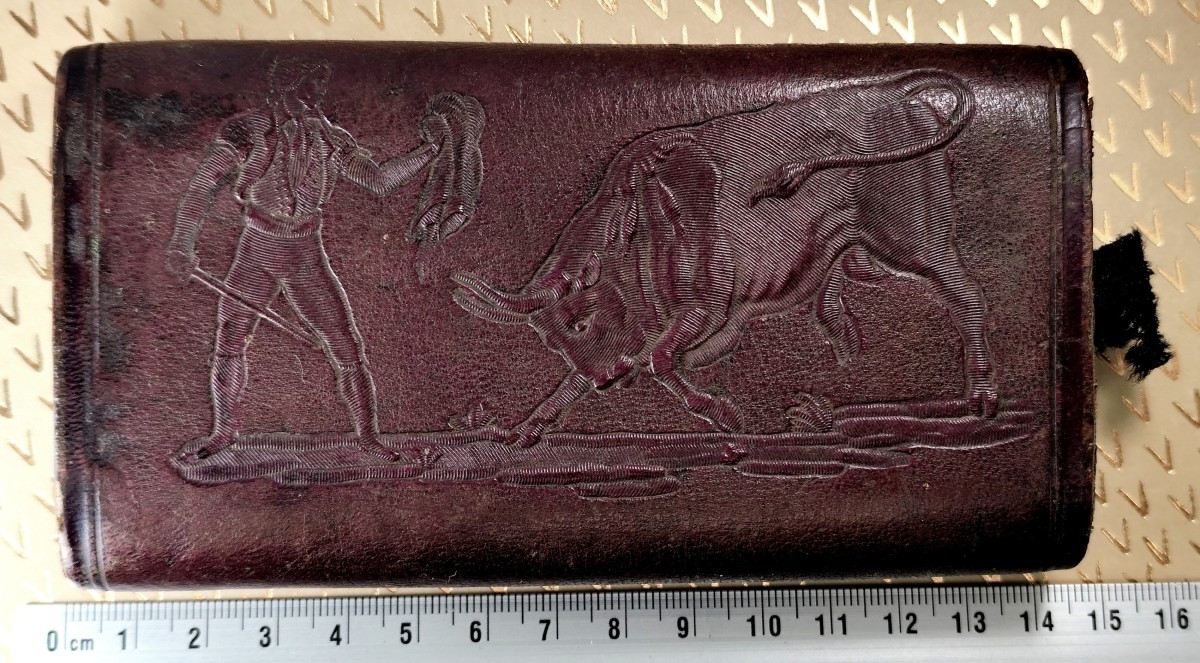 Bullfighting And Tobacco: Bullfighting Cigar Case In Embossed Leather, Late 19th Century-photo-1