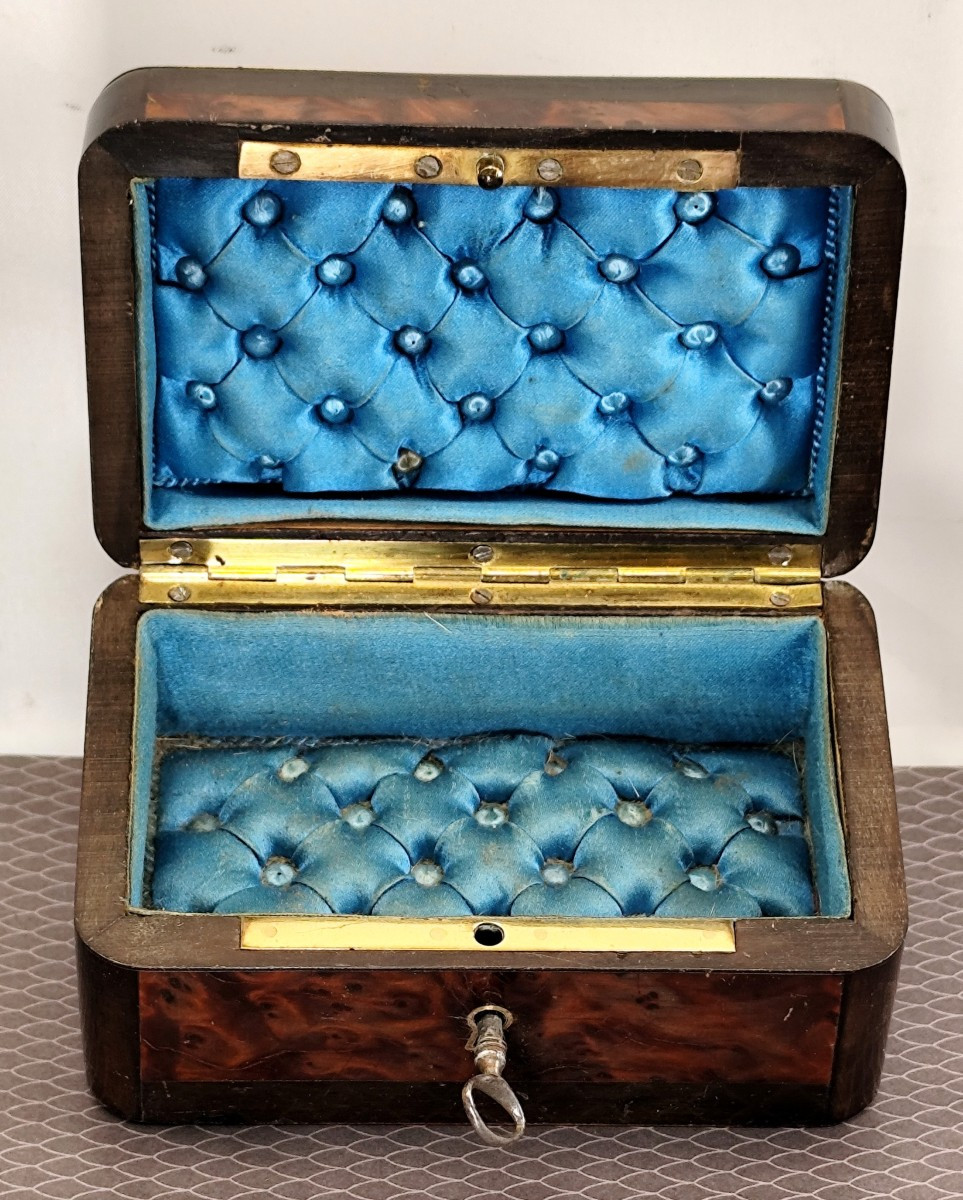 Mini coffret capitonné de Soie bleue, Marqueterie Parisienne Napoléon III-photo-1
