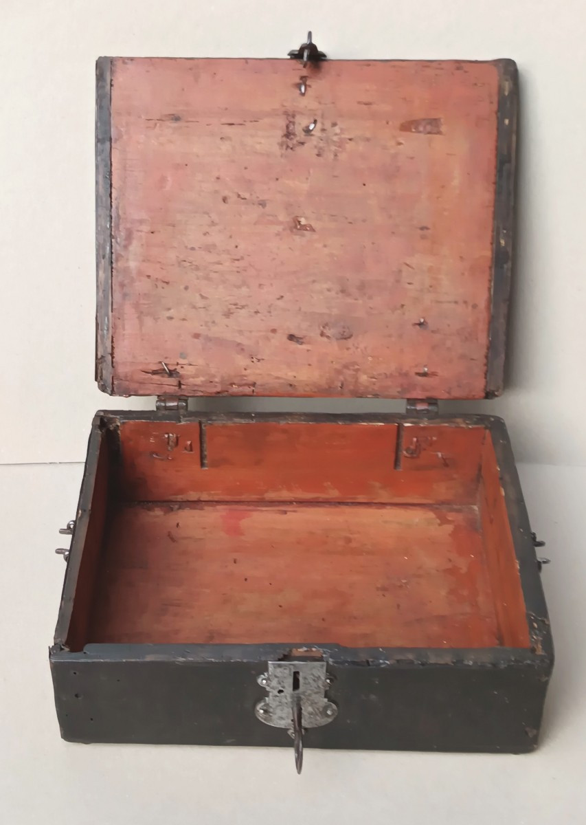 Coffret cuir incisé, époque fin gothique, fin 15e siècle, aux belles ferrures-photo-4