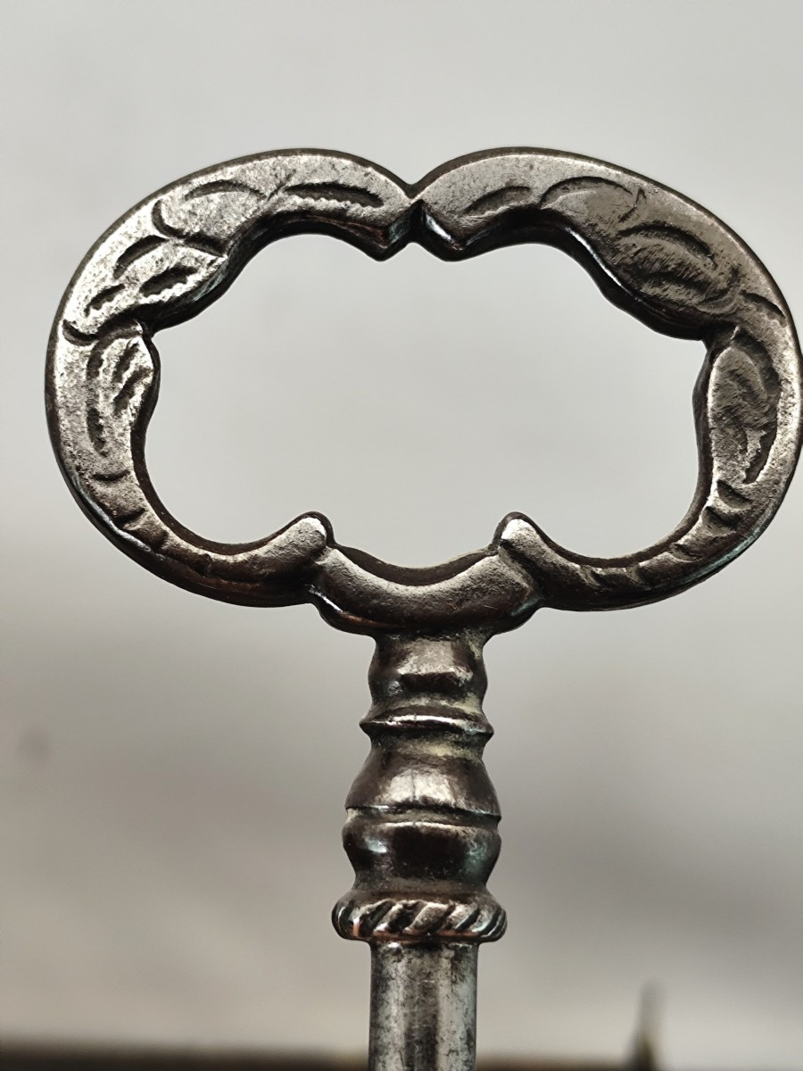 Beautiful Key, Beautiful Italian Baroque Furniture Lock, 18th Century-photo-2