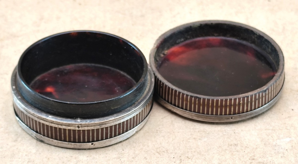 Minuscula : Boite Louis XVI laque cerclée d’argent : cadeau amoureux-photo-2