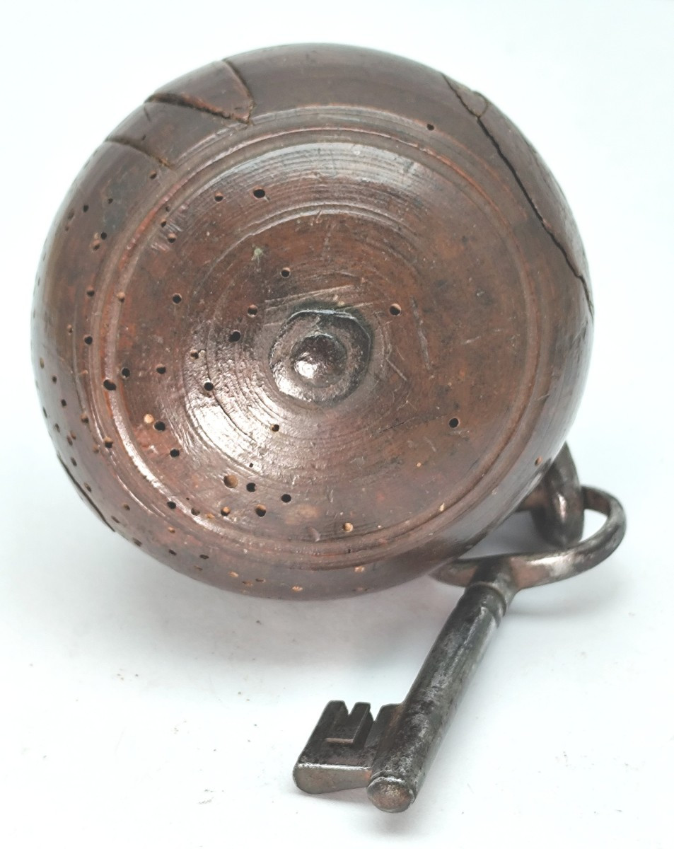  Cabinet Key And Its Pear, Amusing 18th-century Primitive-photo-2