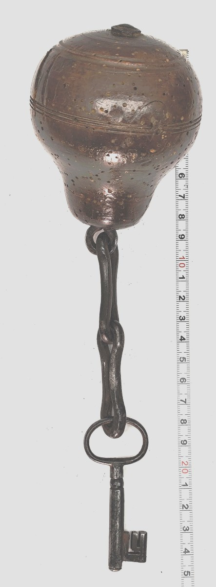  Cabinet Key And Its Pear, Amusing 18th-century Primitive-photo-3