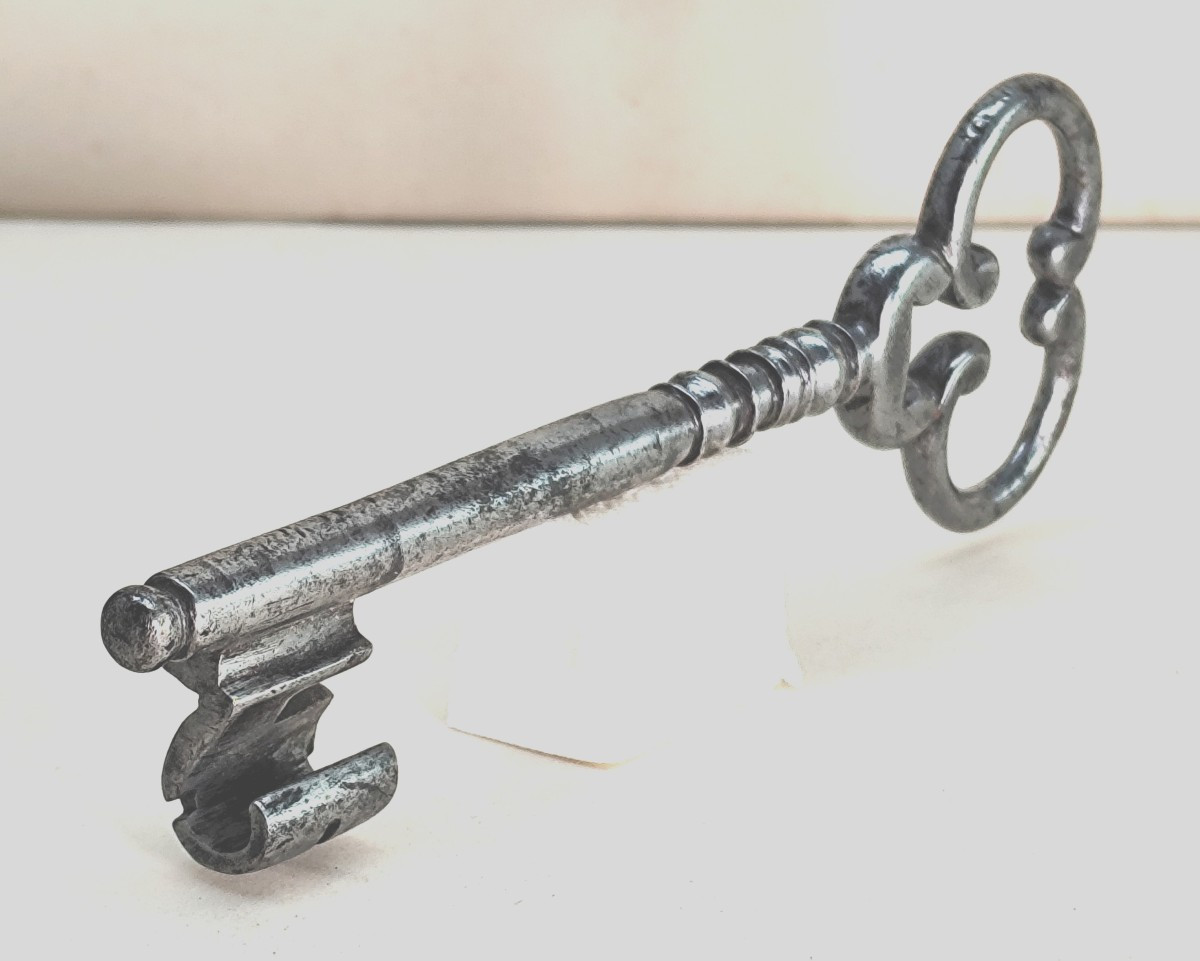 Lovely French Louis XV Furniture Key, Fine Ironwork, 11.5cm