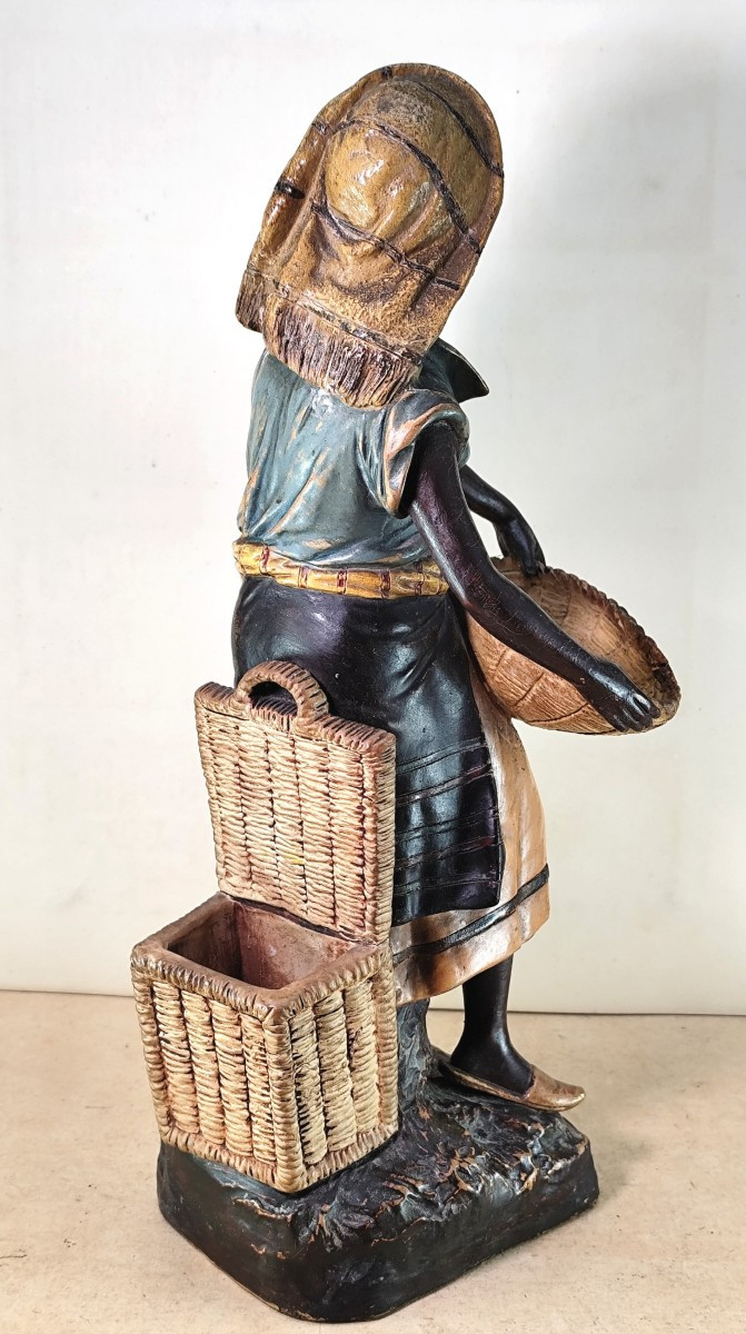 Africana: Belle marchande aux paniers, Terre cuite peinte de B.Bloch, signée -photo-2