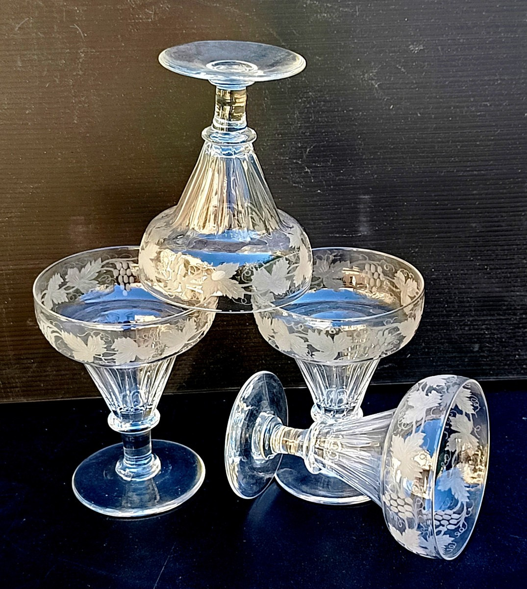 Champagne :  4 beaux verres cristal gravé, vers 1900