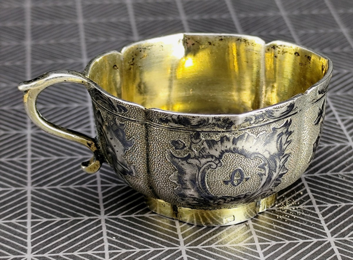 Jolie Charka à Vodka ovale, argent niellé, belle qualité, 55g