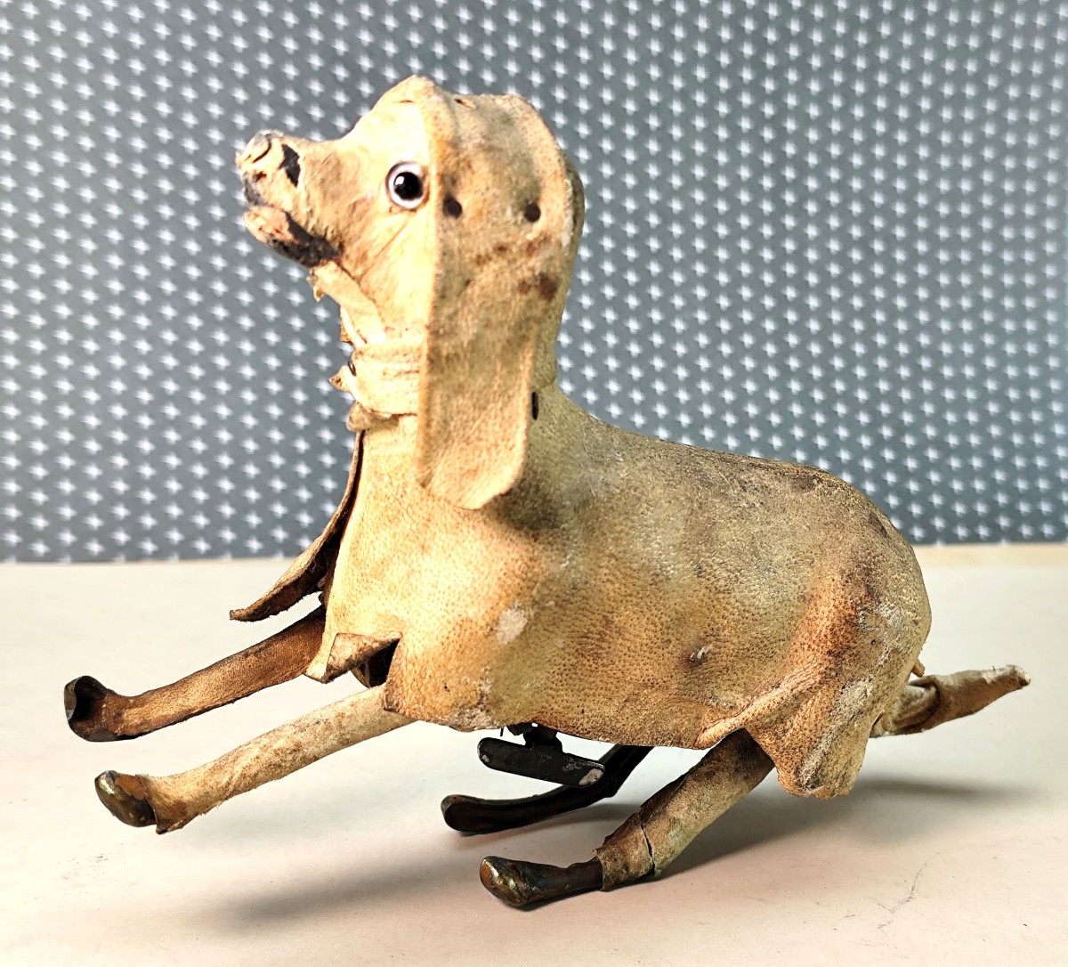 Médor, Automate bois et peau du 19e siècle, il saute ! introuvable