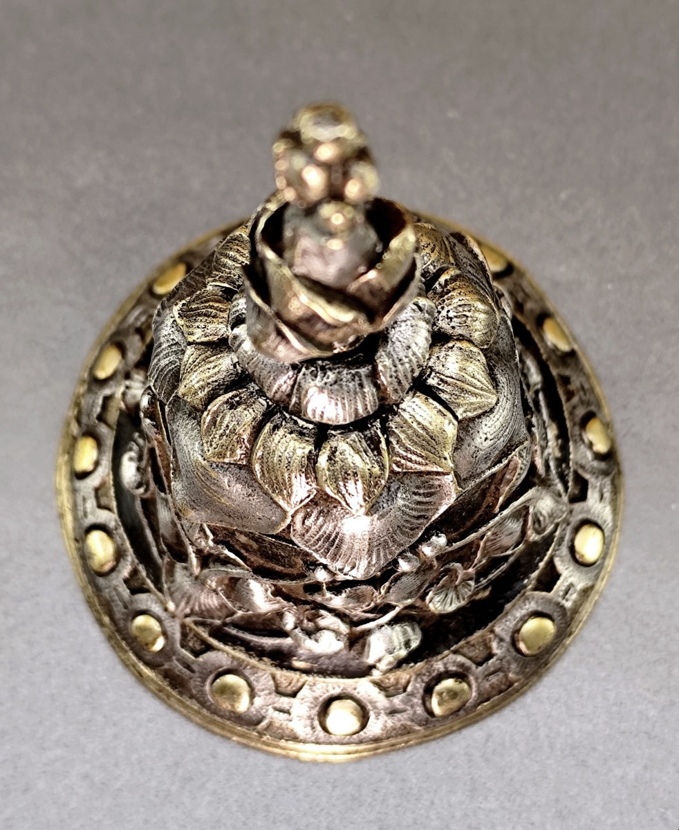 Clochette aux fleurs de Chine, travail Parisien vers 1880-photo-2