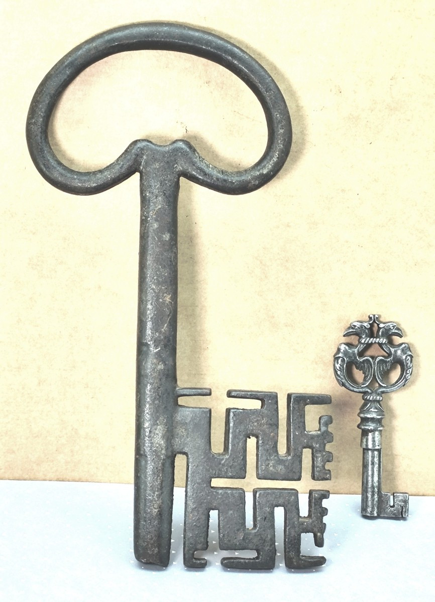 Huge 16th Century Key, Italy, Lombardy, With Beautiful Bit, 19.5cm-photo-4