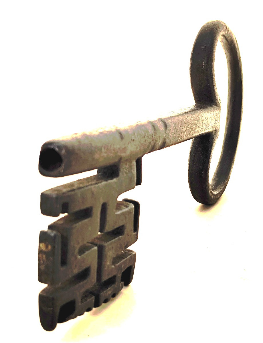 Huge 16th Century Key, Italy, Lombardy, With Beautiful Bit, 19.5cm-photo-1